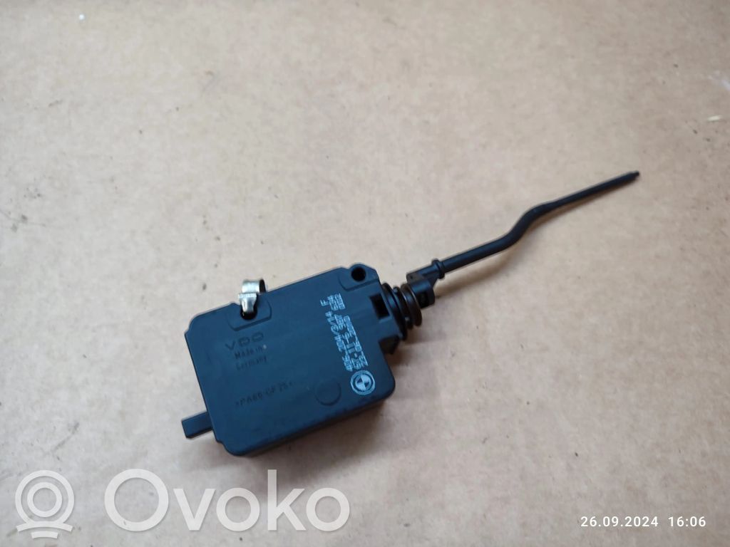 BMW X3 E83 Fuel tank cap lock 
