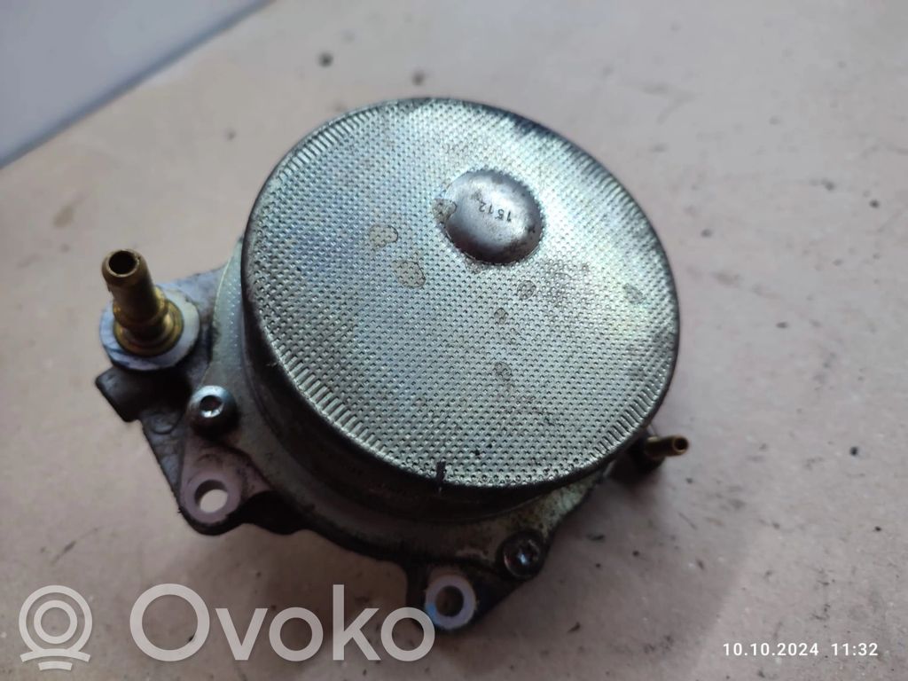 Opel Insignia A Vacuum pump 