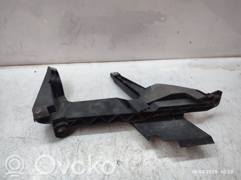 BMW X3 E83 Headlight/headlamp mounting bracket 
