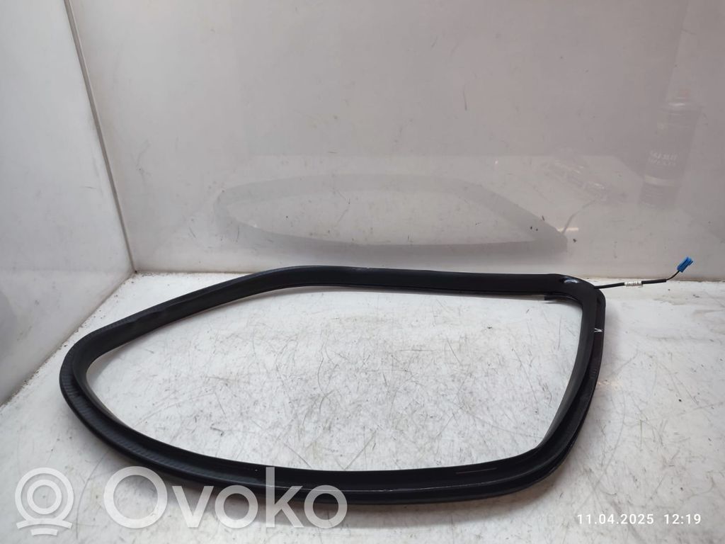 Mercedes-Benz GL X166 Listwa szyby tylnej 