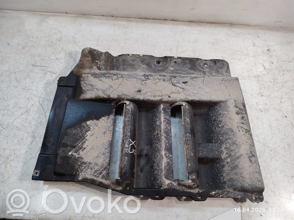 BMW X3 E83 Center/middle under tray cover 