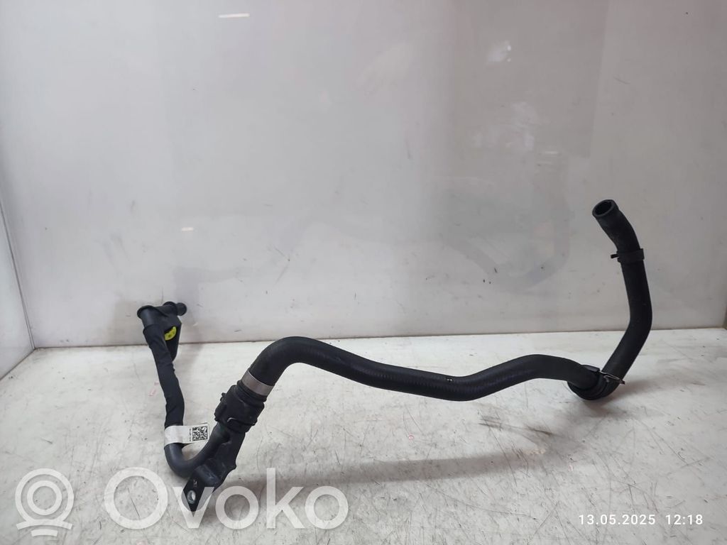 Audi A4 S4 B9 Conductă/furtun lichid de răcire motor 