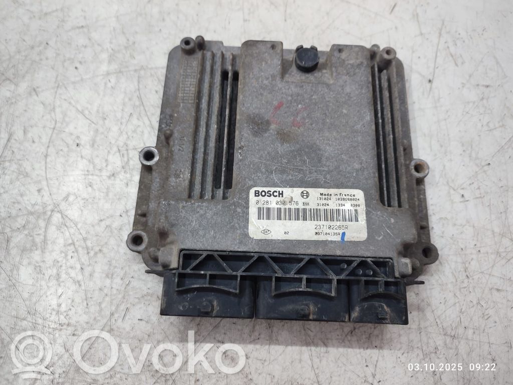 Opel Movano B Engine control unit/module 