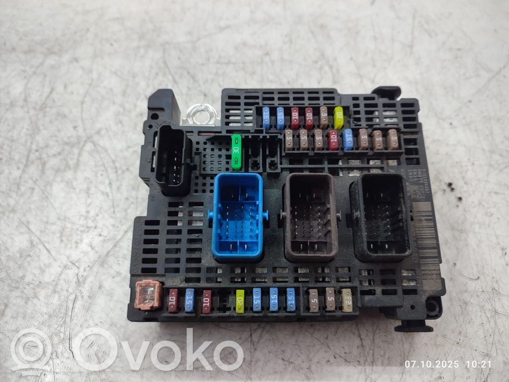 Peugeot 508 RXH Fuse module 