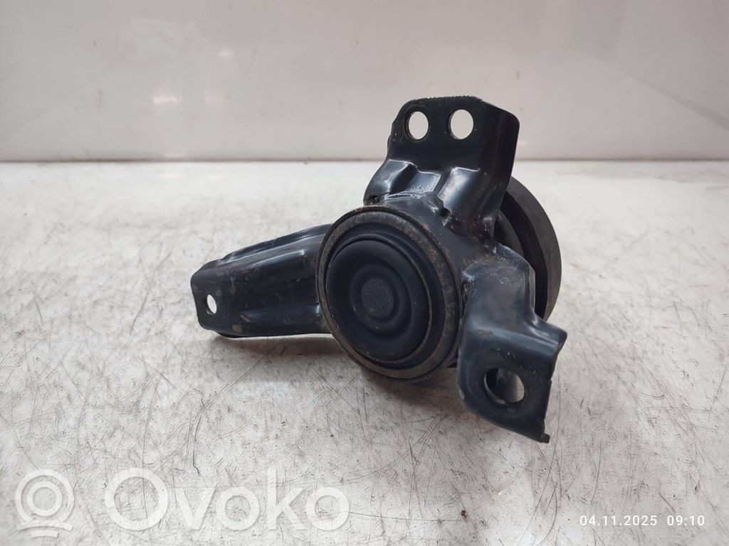 KIA Sorento Engine mount bracket 