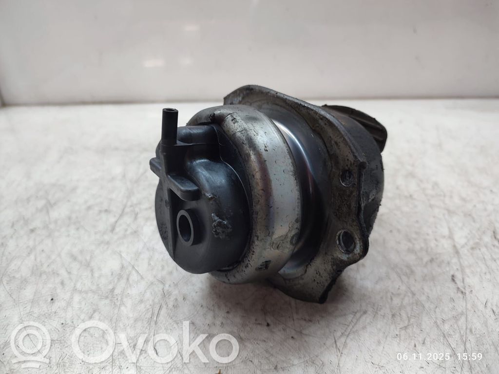 BMW X6 E71 Engine mount bracket 