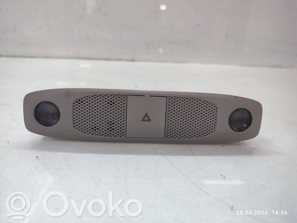 Tesla Model Y Przycisk świateł awaryjnych 