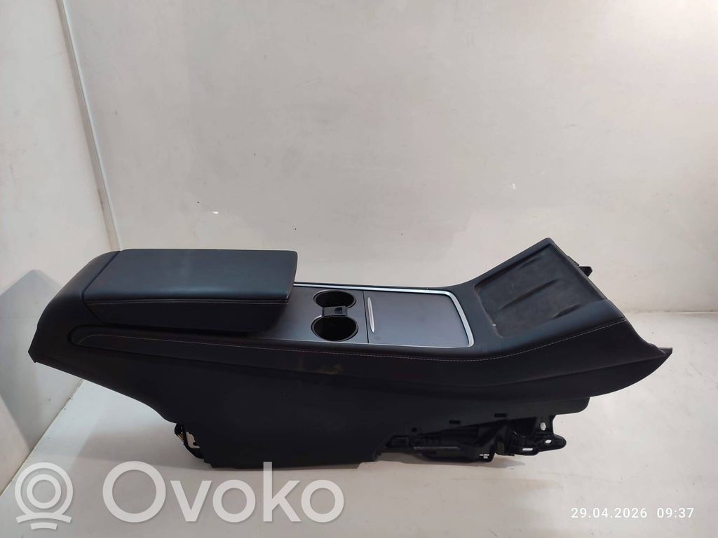 Tesla Model Y Consola central 