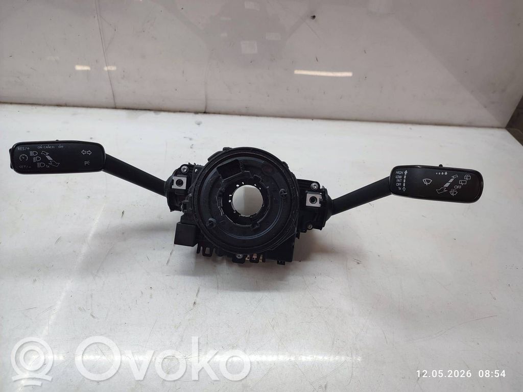 Skoda Karoq Wiper turn signal indicator stalk/switch 