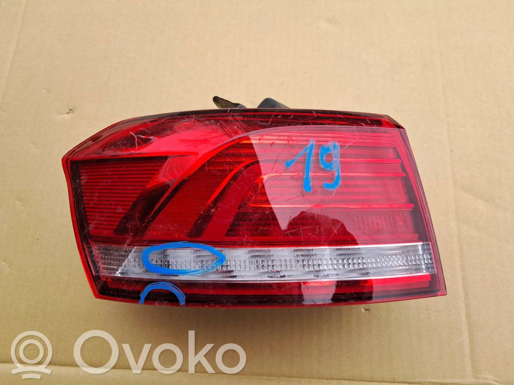 Volkswagen PASSAT B8 Lampă spate în caroserie 