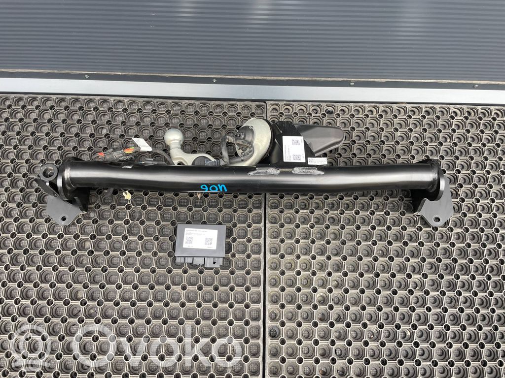 BMW 2 Active Tourer U06 Āķa stiprinājuma sija 