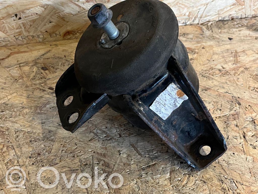 KIA Sorento Engine mount bracket 
