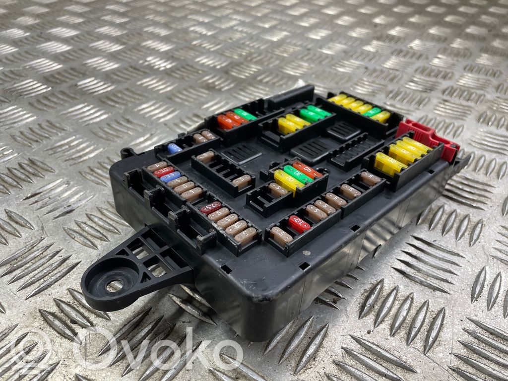 Peugeot 3008 II Drošinātāju kaste (komplekts) 