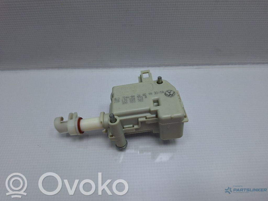Volkswagen Golf IV Central locking motor 