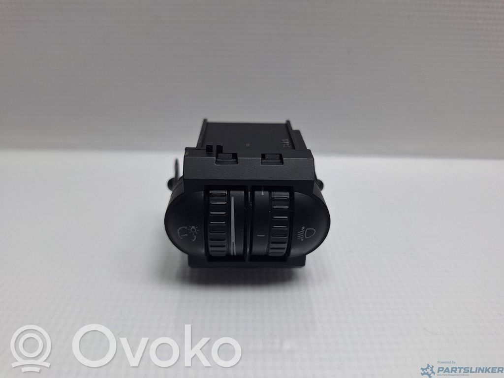 Volkswagen Golf VI Headlight/headlamp 
