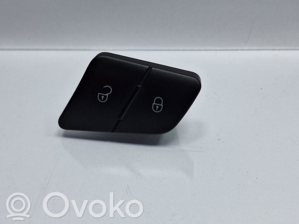 Volkswagen PASSAT B6 Central locking relay 