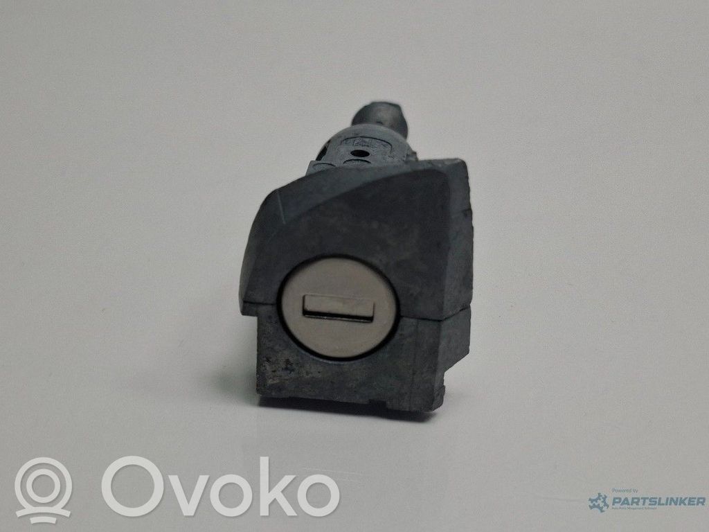 Volkswagen Golf VI Etuoven lukko (kahvan vieressä) 