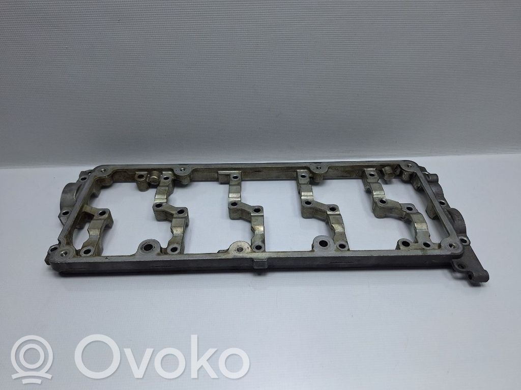 Audi A4 S4 B8 8K Uchwyt wałka rozrządu 