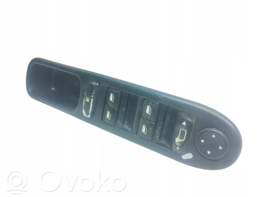 Peugeot 307 Electric window control switch 
