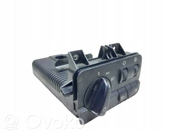 Light switch   6936832,0031709,532228401