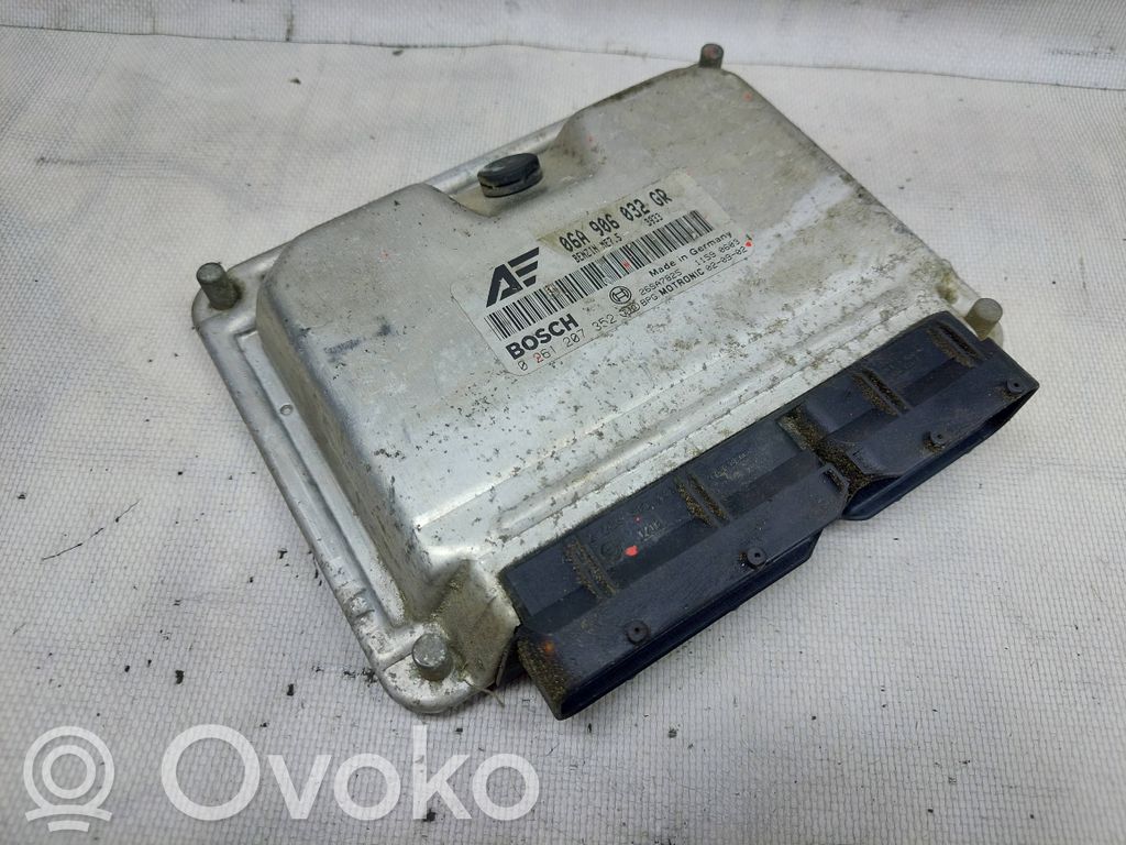 Volkswagen PASSAT B6 Engine control unit/module 