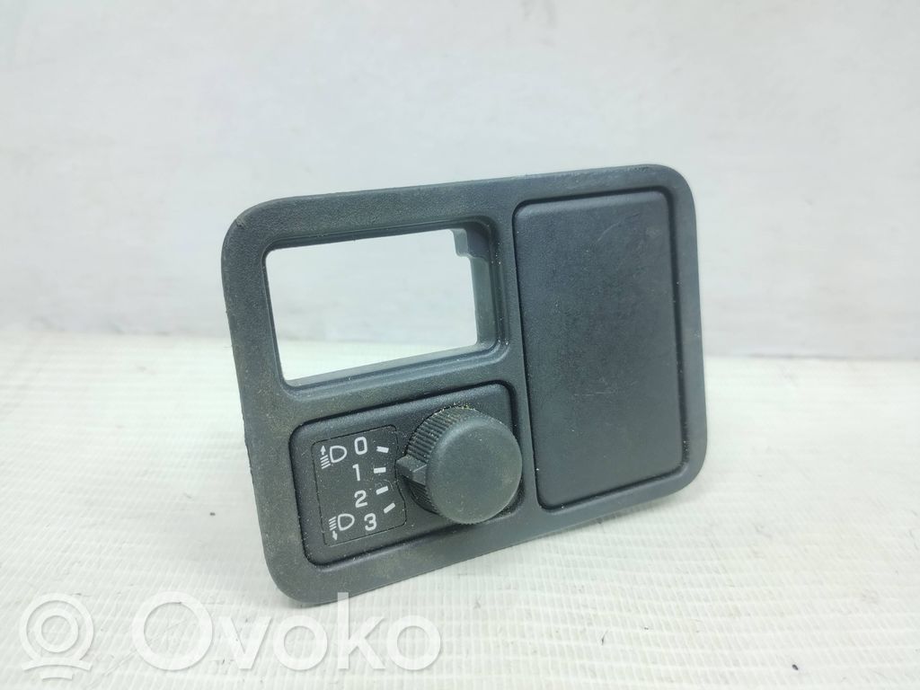 Nissan Almera N16 Przycisk / Pokrętło regulacji świateł 
