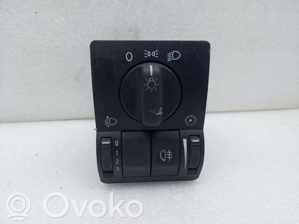 Light switch   09133250,09138348,098000440