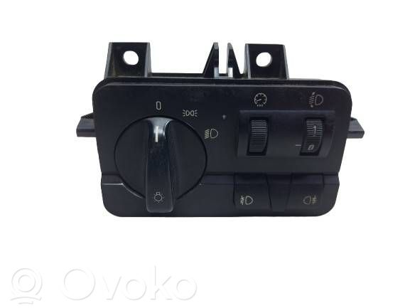 Light switch   6901429
