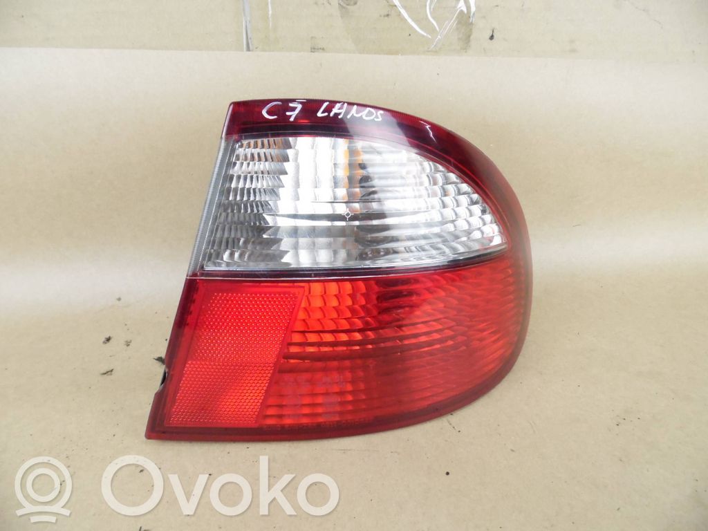 Rear/tail lights   E11001066