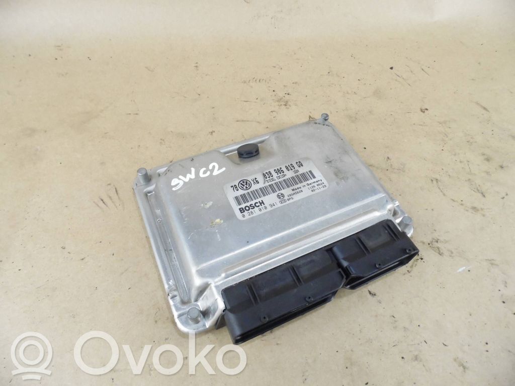 Volkswagen PASSAT B5.5 Engine control unit/module 