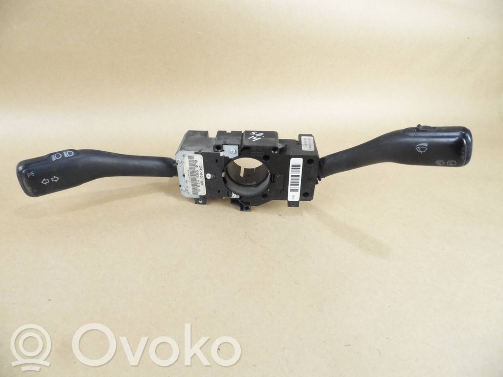 Volkswagen Golf IV Wiper turn signal indicator stalk/switch 