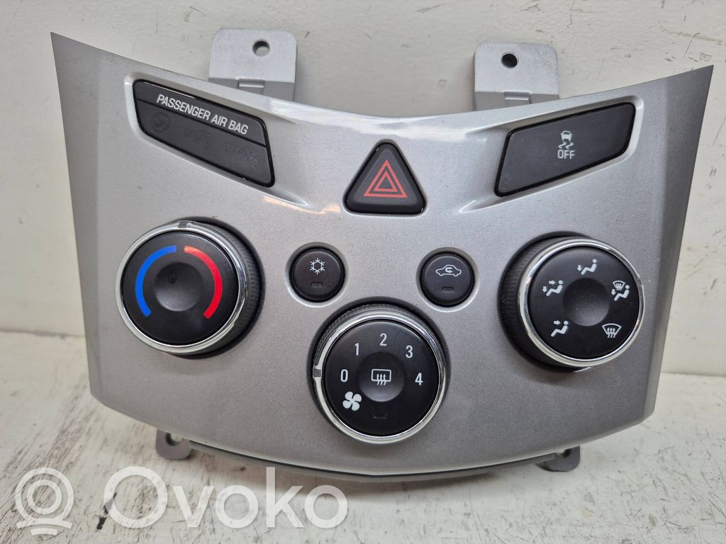 Chevrolet Trax Climate control unit 