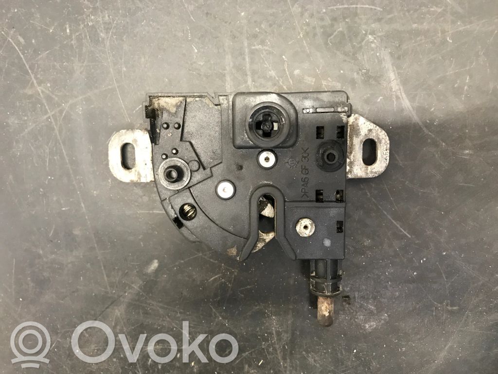 Ford Transit Dzinēja pārsega slēdzene 