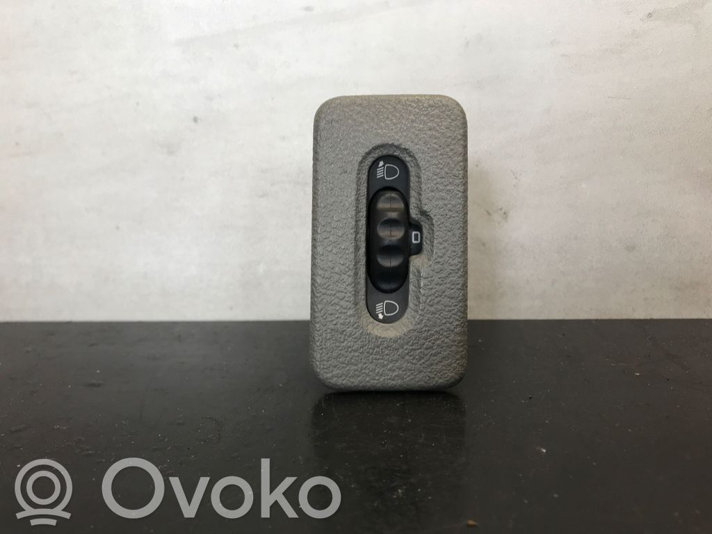 Headlight level height control switch   8200060042