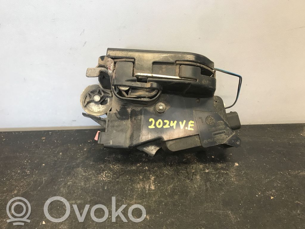 Mercedes-Benz Vito Viano W639 Priekinė durų spyna 