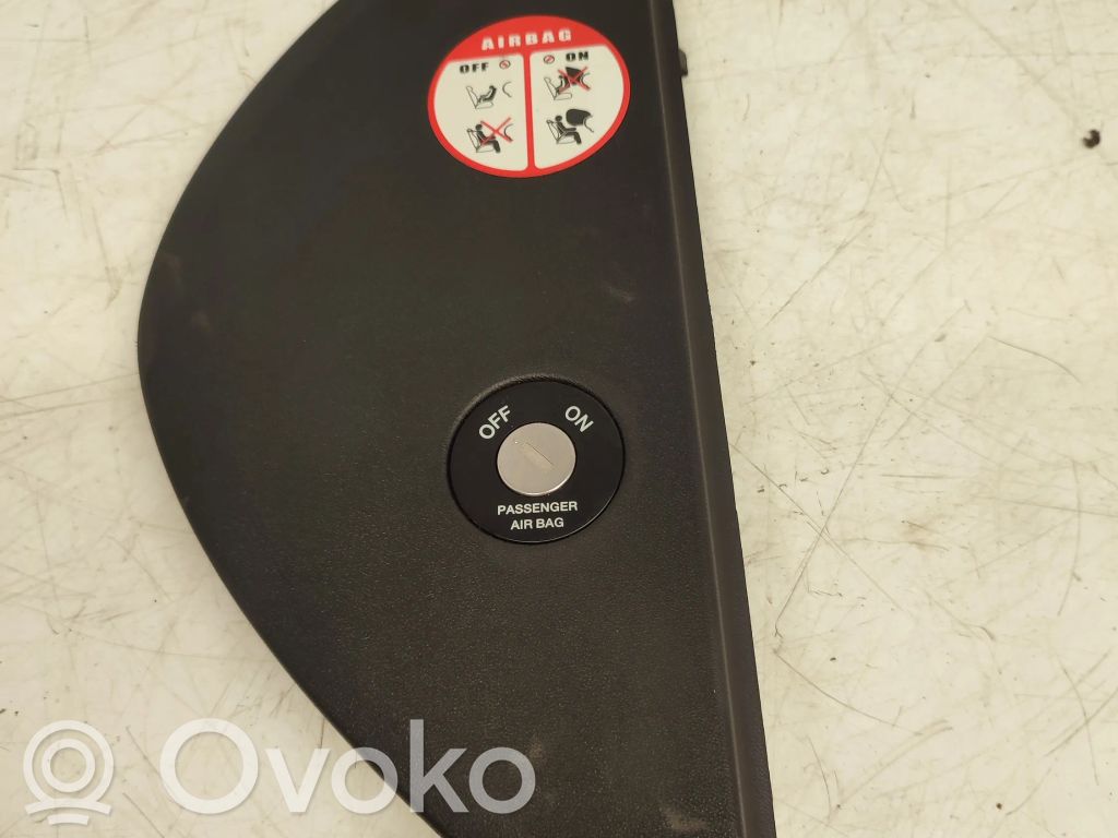 Dashboard side end trim   847861H000