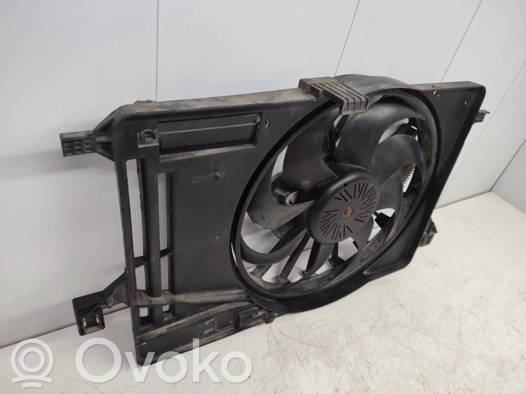 Ford Focus Elektrisks radiatoru ventilators 