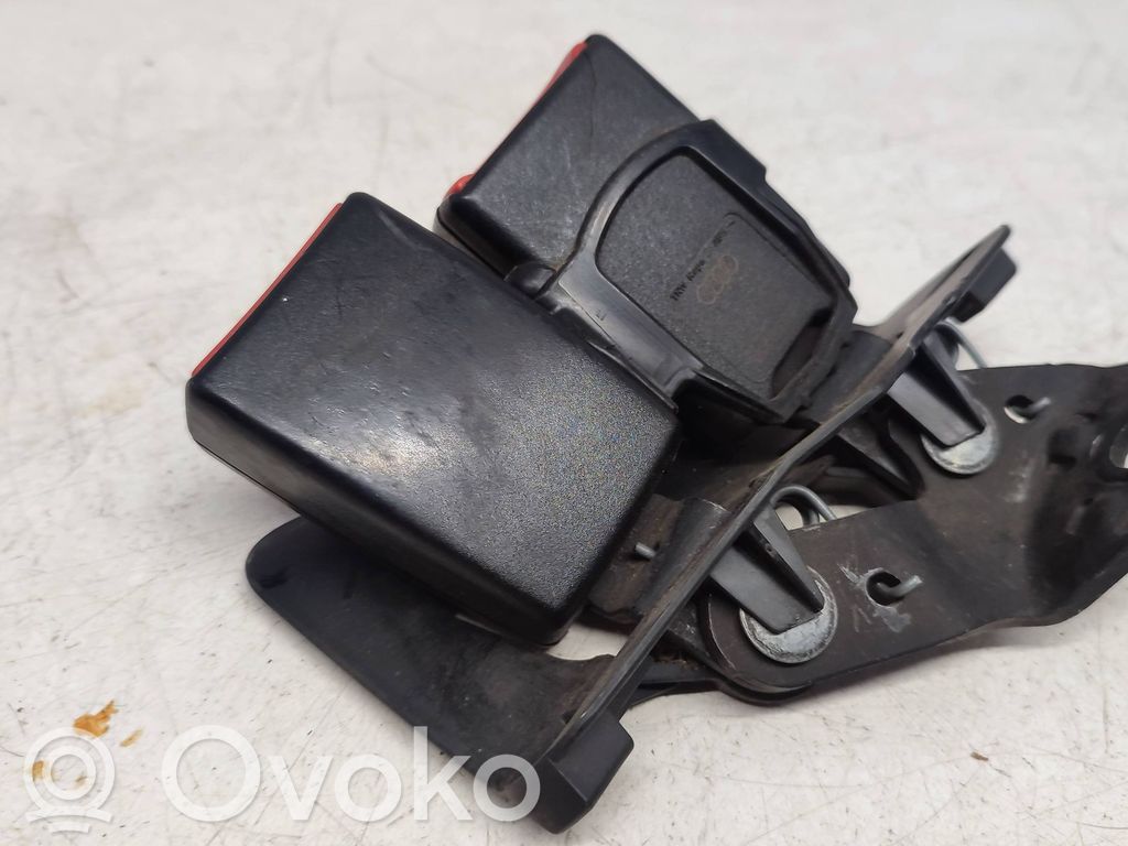Audi A6 S6 C6 4F Vidējās jostas sprādze (aizmugurē) 