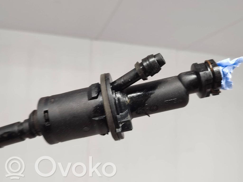 Citroen C4 I Clutch master cylinder 