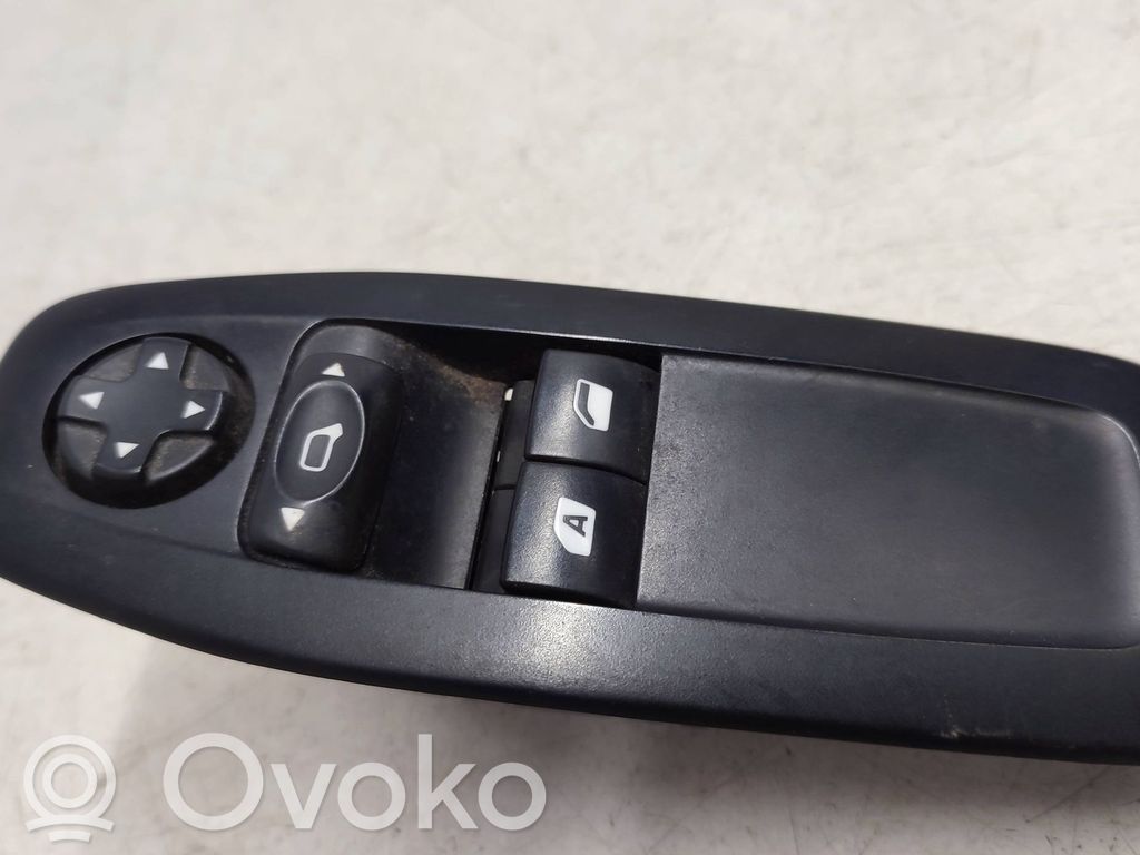 Peugeot 208 I Przyciski szyb 