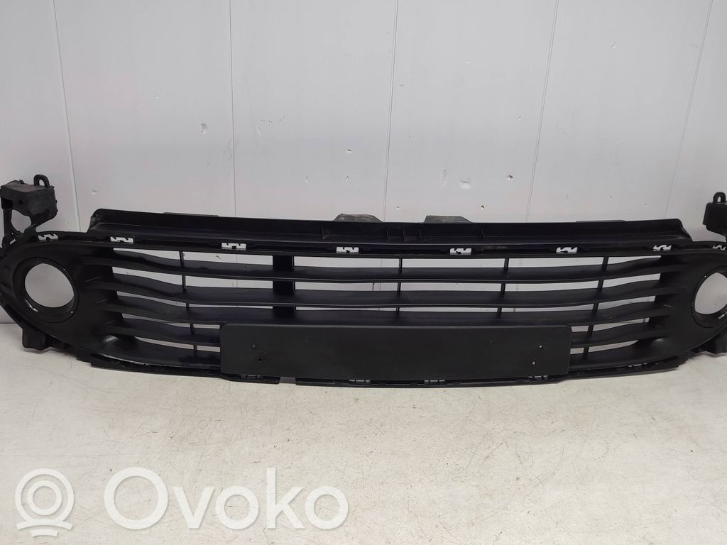Renault Clio IV Front bumper lower grill 