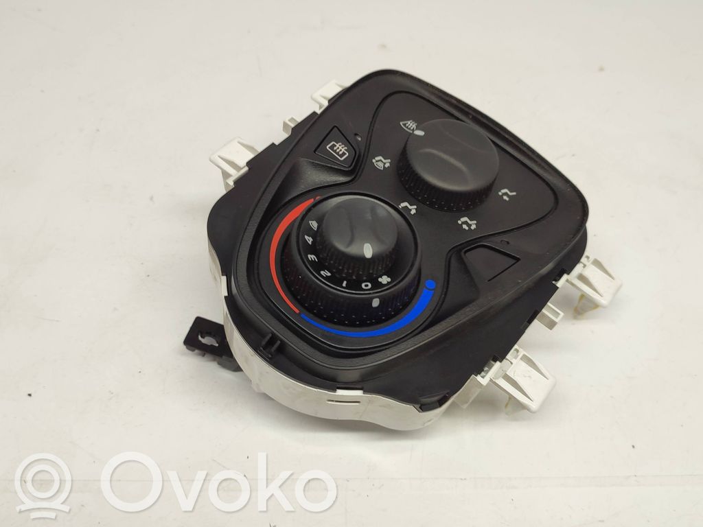 Peugeot 108 Climate control unit 