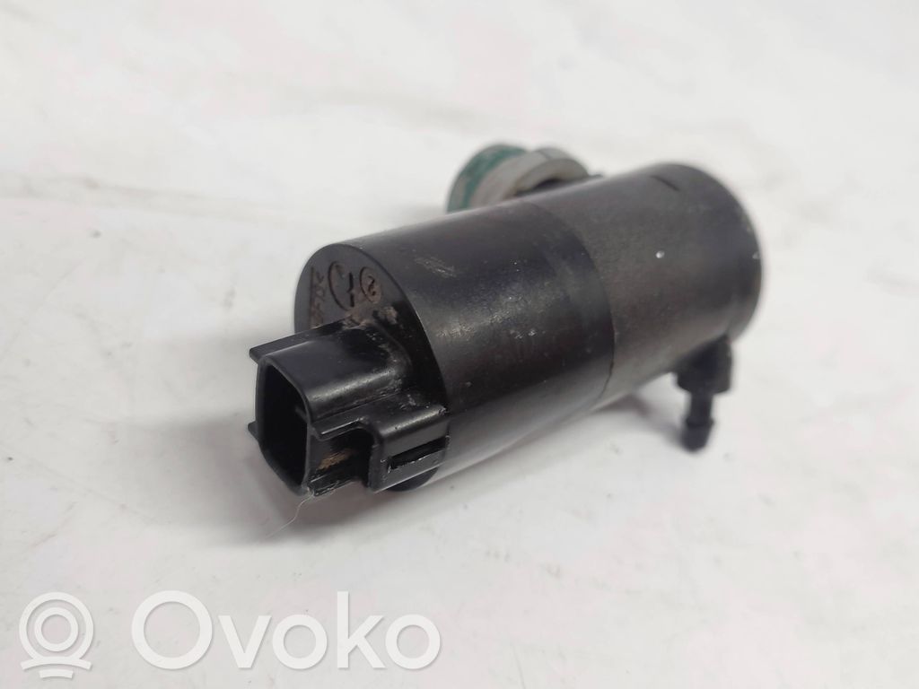 Peugeot 108 Windscreen/windshield washer pump 