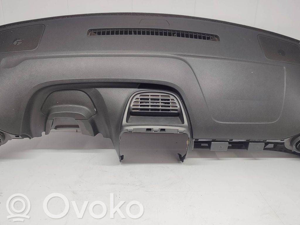 Peugeot 108 Panelis 