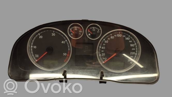 Volkswagen PASSAT B5.5 Licznik / Prędkościomierz 