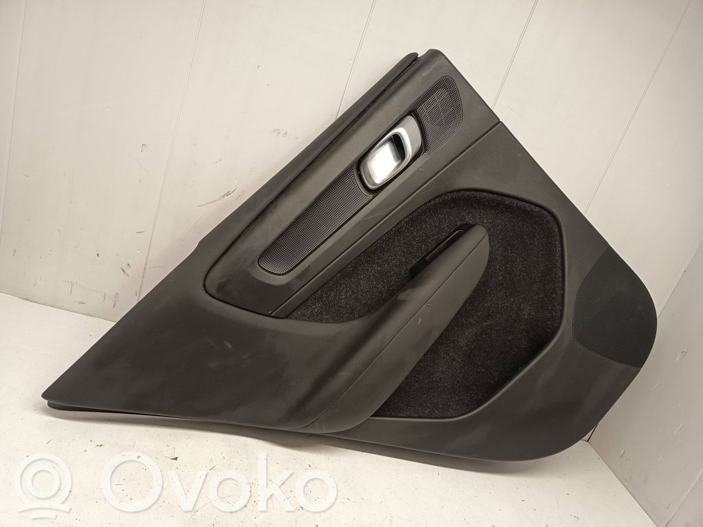 Volvo XC40 Boczki / Poszycie drzwi tylnych 