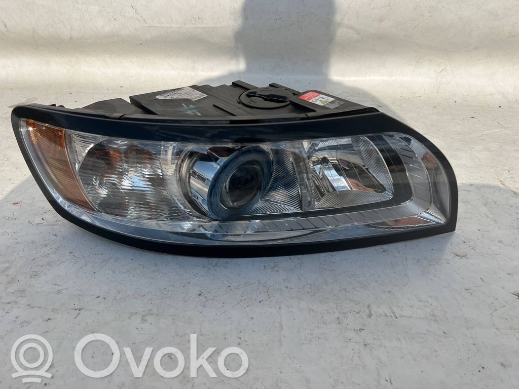 Volvo V50 Lampa przednia 