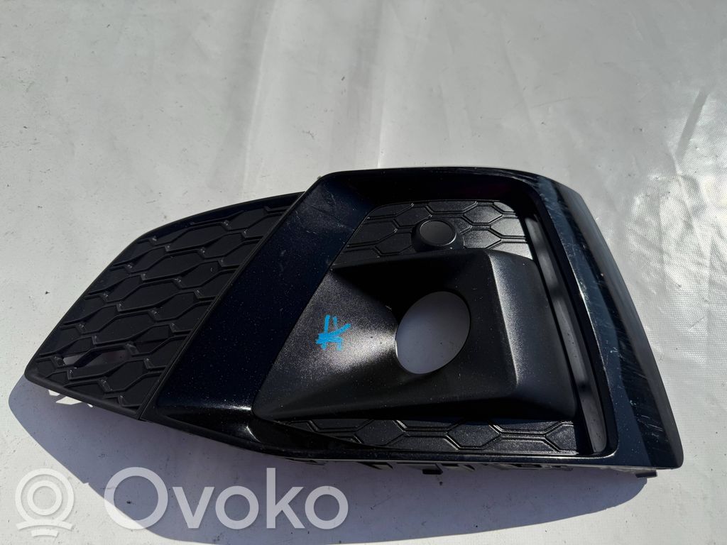 Audi A5 Etusumuvalon ritilä 