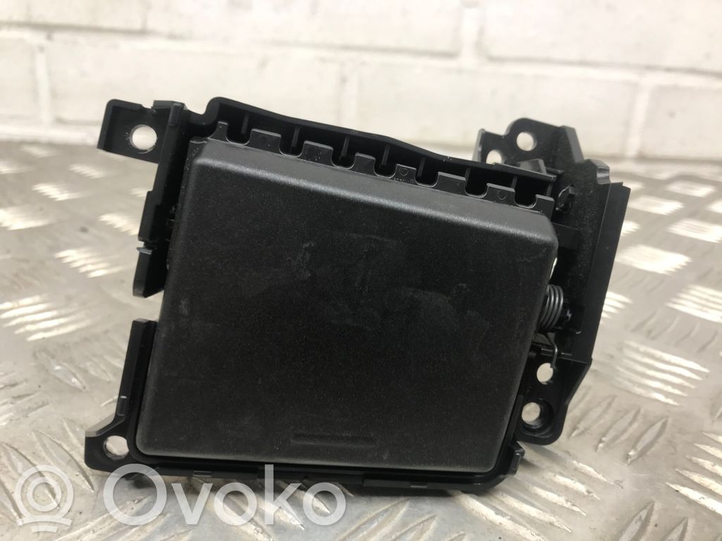 Lexus CT 200H USB socket connector 