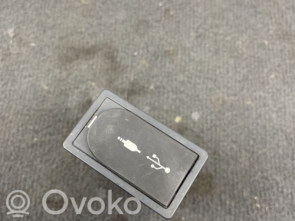 Lexus CT 200H Enchufe conector USB 